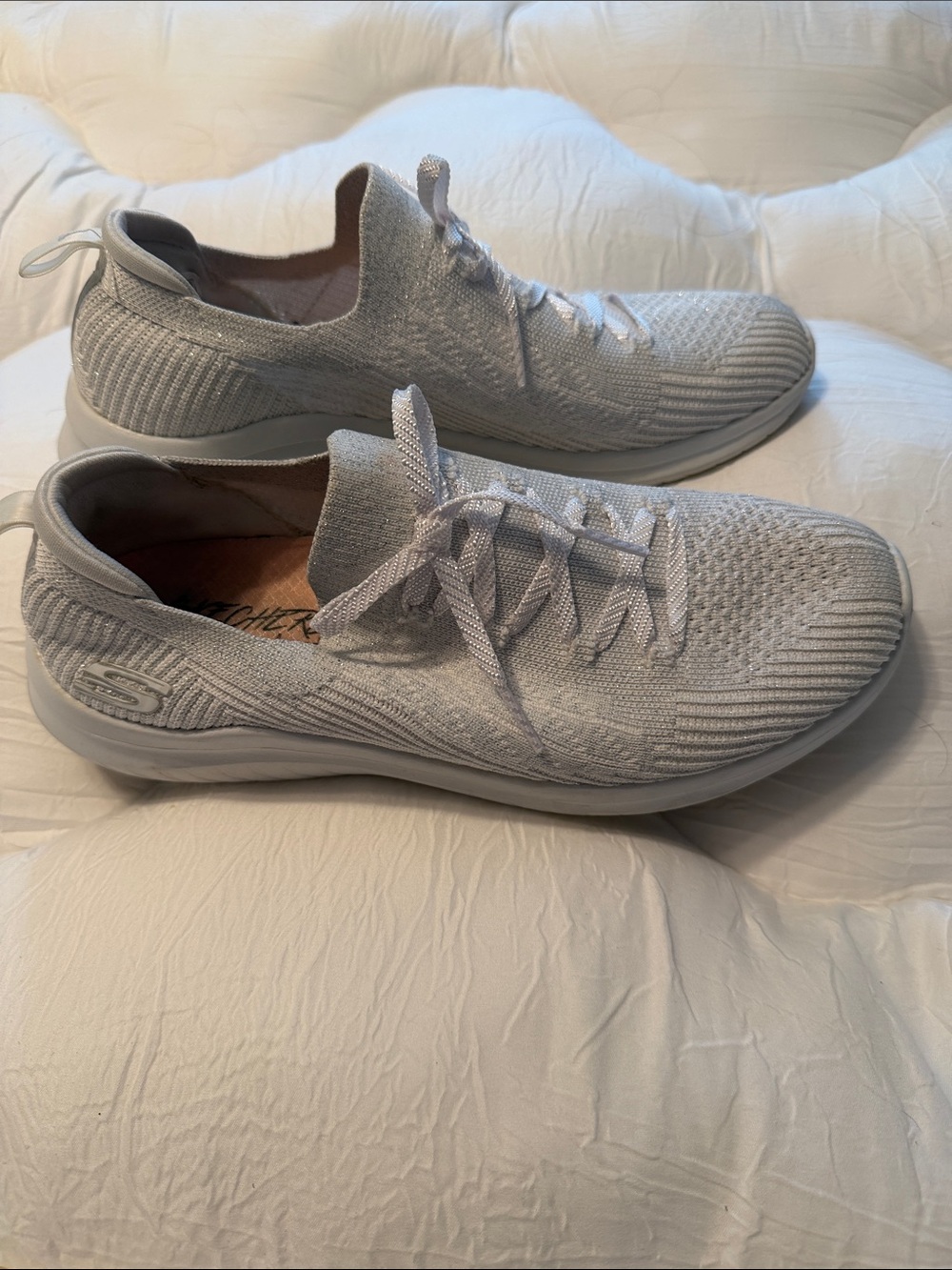 Skechers sneakers slip on size 8